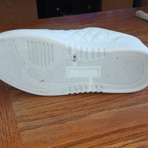 GBG Los Angeles Quilted White Sneakers with Gold Accents - Picture 5 of 6